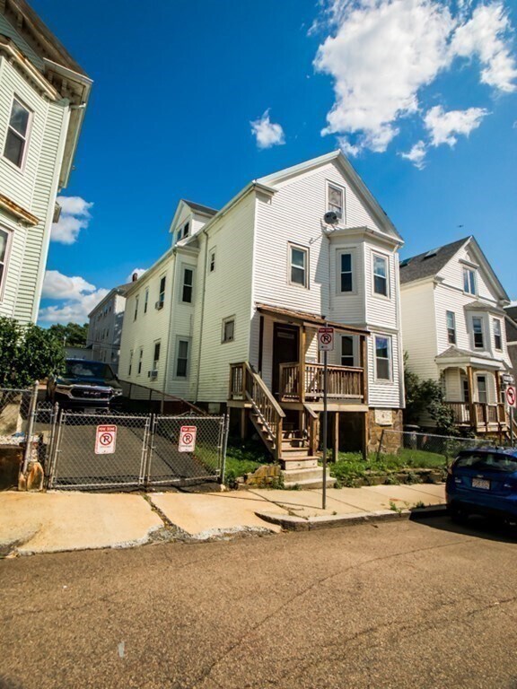 Building Photo - 18 Egleston St