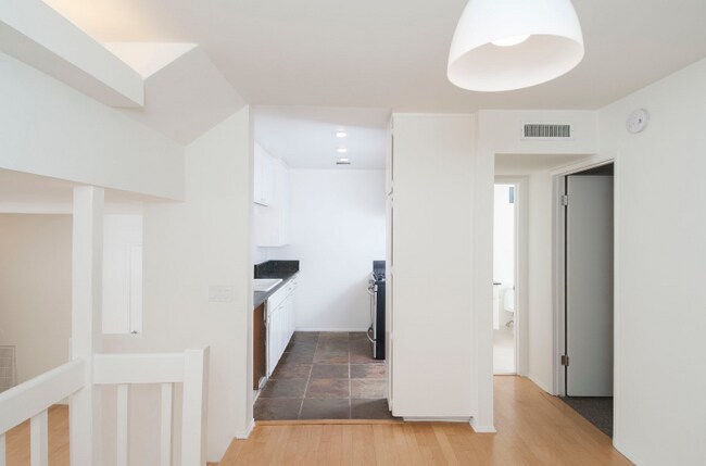 Foto del edificio - 4111 Tujunga Ave