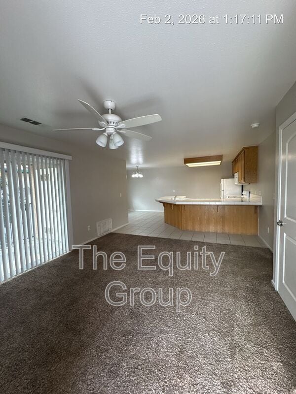 Foto del edificio - 2547 W Lark Ave