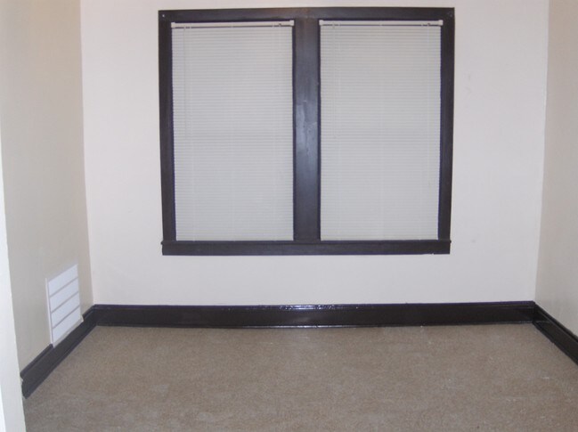 Dinning room - 6902 S Talman Ave
