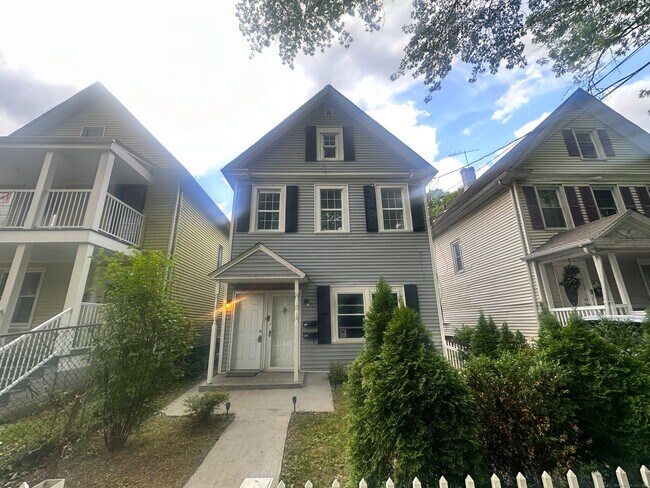 Foto del edificio - 347 Shelton Ave