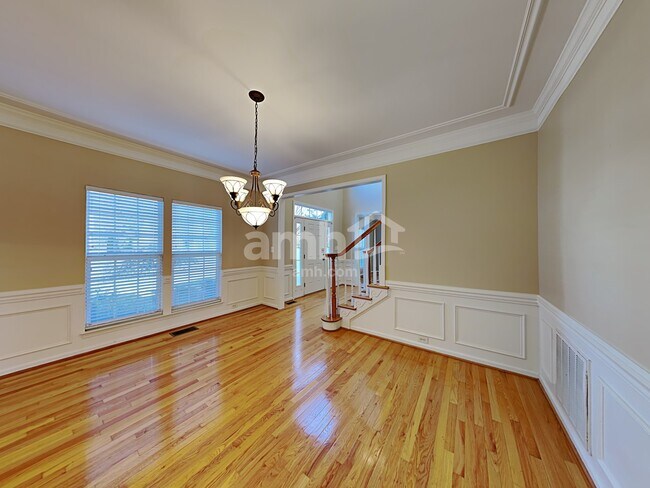 Building Photo - 3305 Strawberry Road