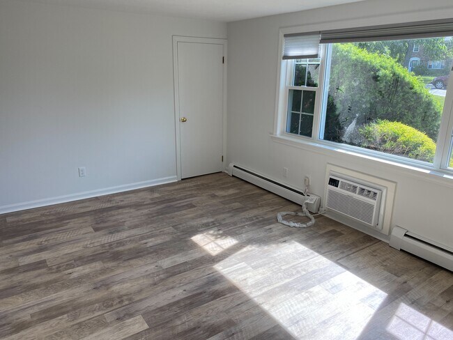 Building Photo - 6 Myles Standish Dr