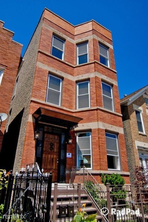 3 Br 2 Bath 1744 W Augusta Blvd A Apartment For Rent In Chicago 3 Br 2 Bath 1744 W Augusta Blvd A
