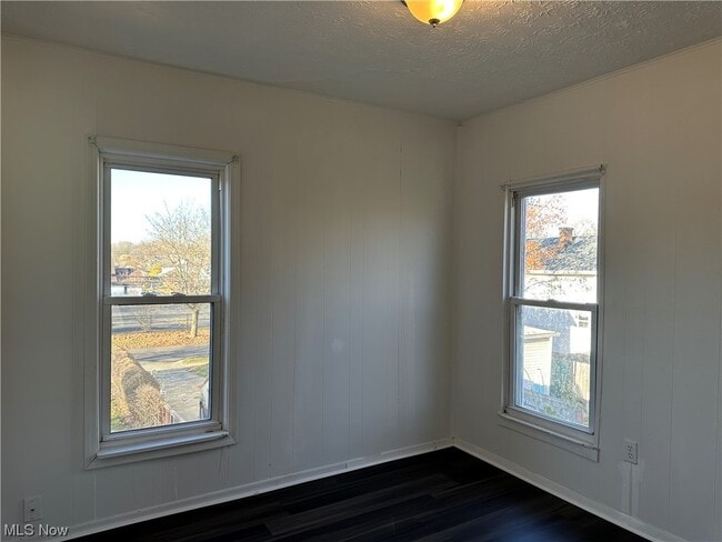 Building Photo - 2389 29th St SW