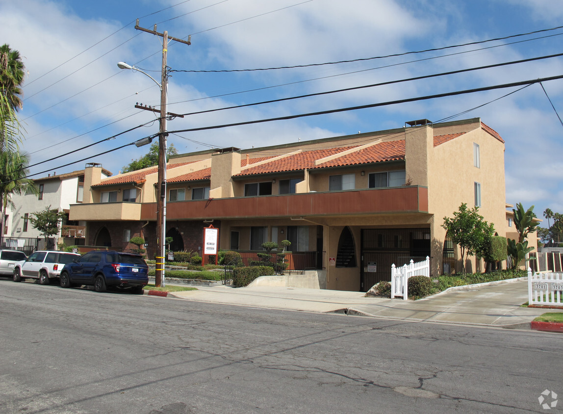 Primary Photo - Spencer Terraces