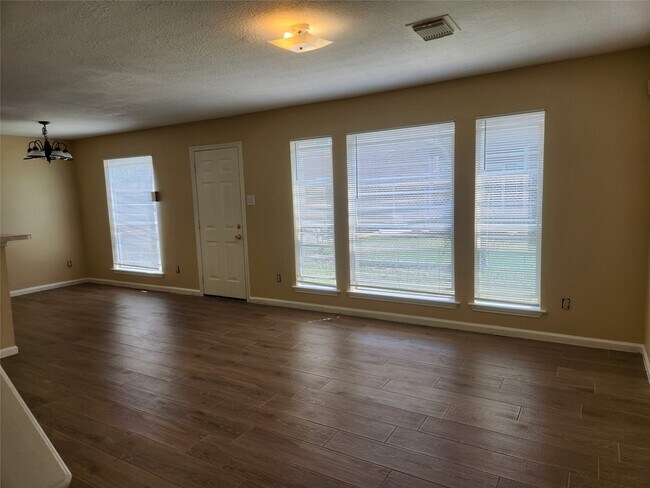 Building Photo - 7631 Goudin Dr