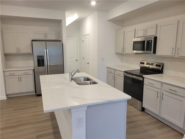 Building Photo - 203 Kinship Dr