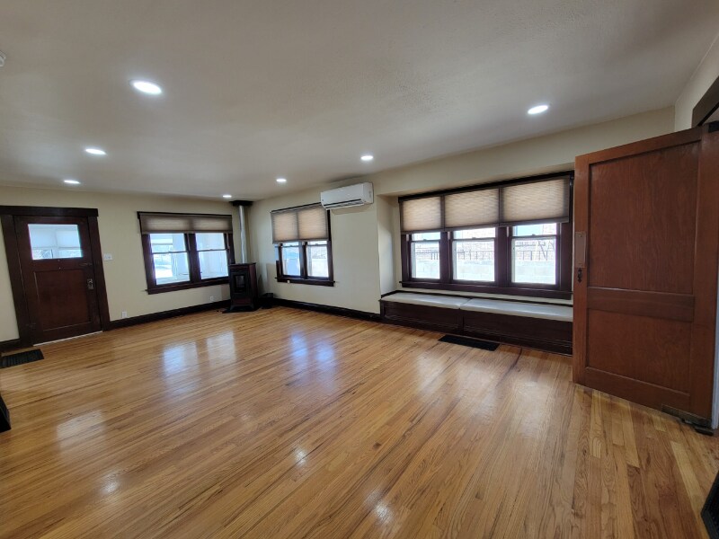 Foto principal - 2915 Warren Ave