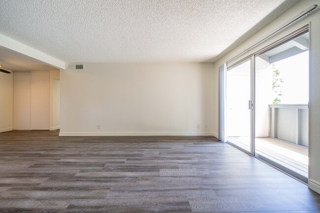 Foto del edificio - 311 Weston Cir