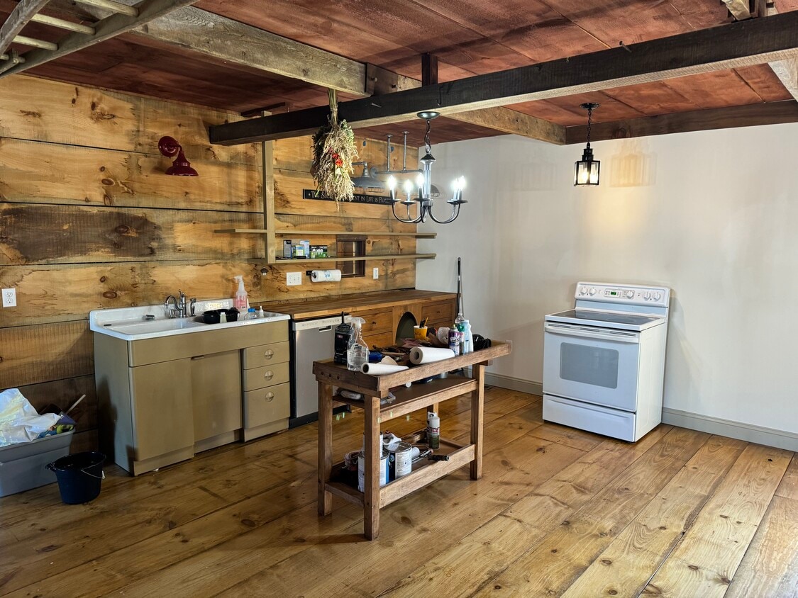 Foto principal - 106 Wheelock Ave