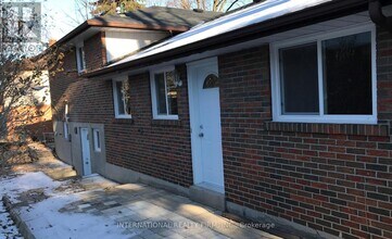 Building Photo - 11 Misthollow Square