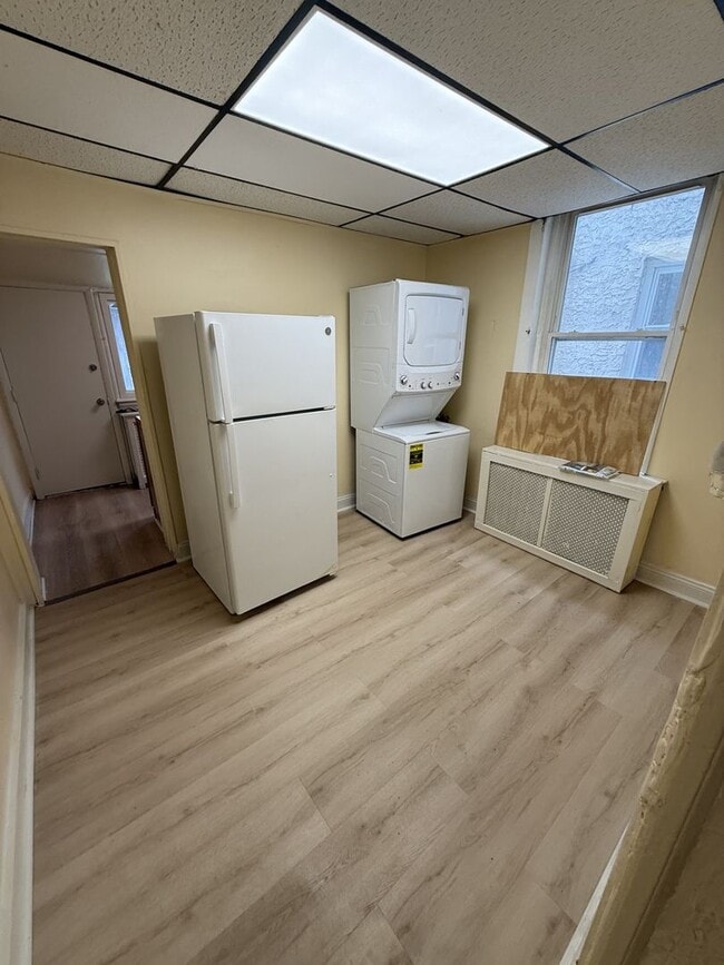 Building Photo - Beautiful 3 Bedroom Home – Updated & Move In Ready – Cobbs Creek / West Philly