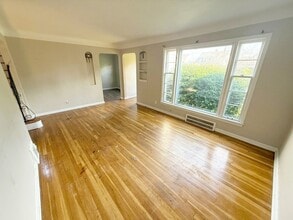 Building Photo - 15000 Krems Ave