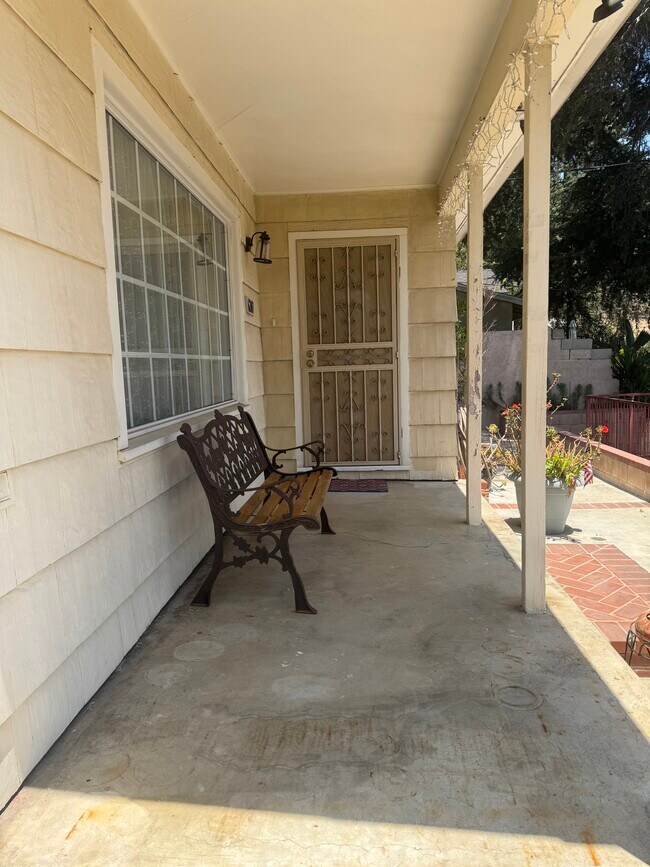 FRONT PORCH - 6247 Oak Crest Way