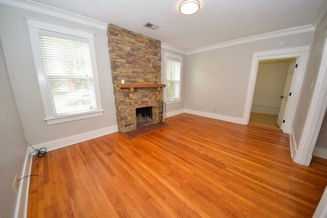 Photo - DARLING charmer with 3 beds and 2 baths near the U of M. House