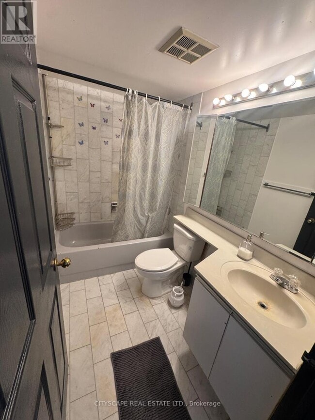 Photo du bâtiment - 285 Enfield Pl