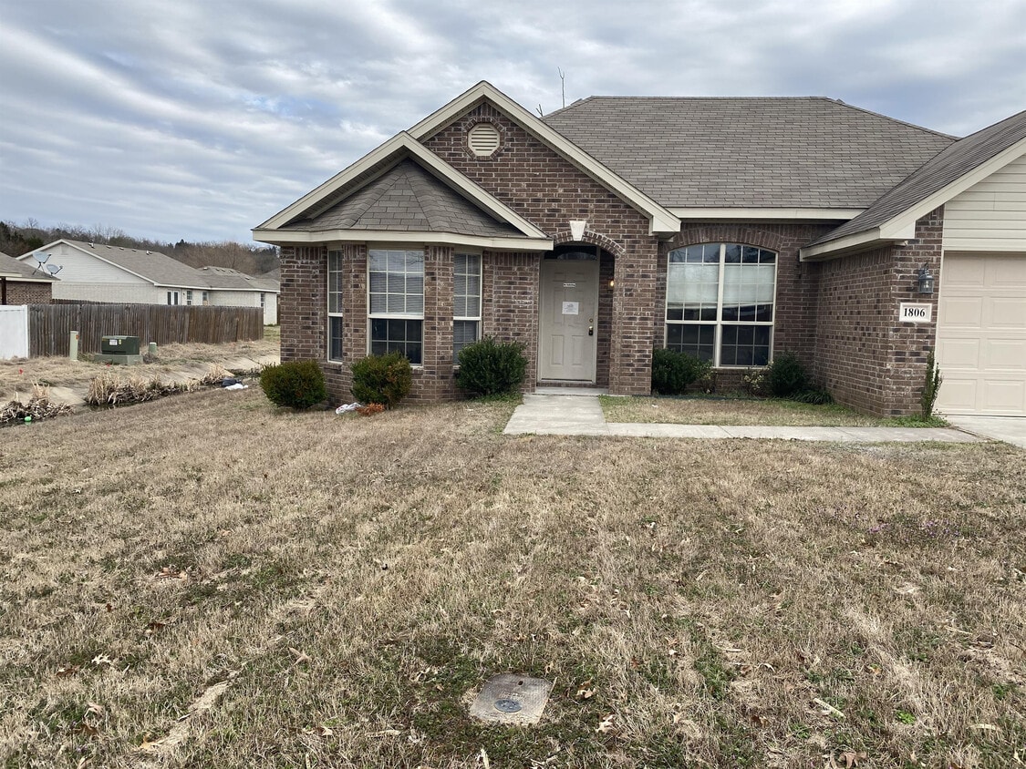 1806 Forest Oaks Dr, Van Buren, AR 72956 House Rental in Van Buren, AR