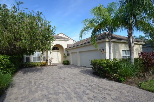 Foto principal - 8173 Cypress Point Rd