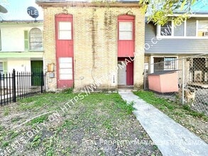 Building Photo - 7042 Glen Mist