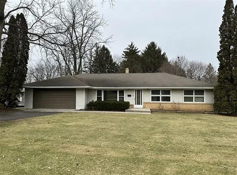 1303 Main St, Delafield, WI 53018 House Rental in Delafield, WI