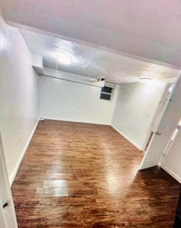 Foto del edificio - 2205 Olinville Ave