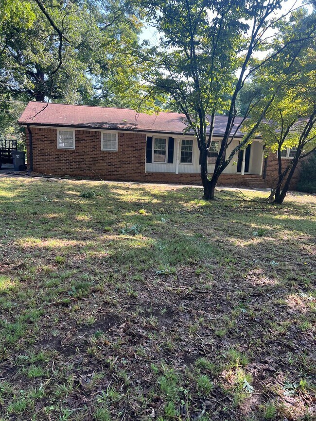 Building Photo - 1848 Dogwood Rd SW