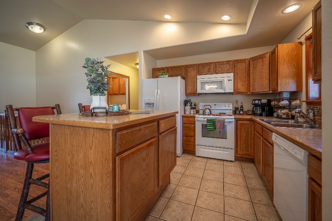 Building Photo - 807 Nebula St