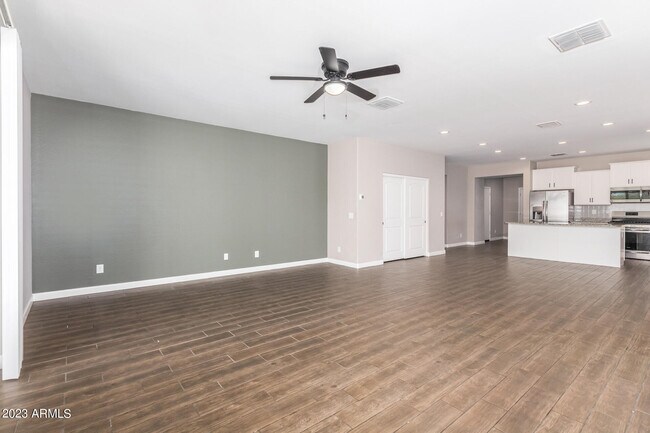Foto del edificio - 29426 W Weldon Ave
