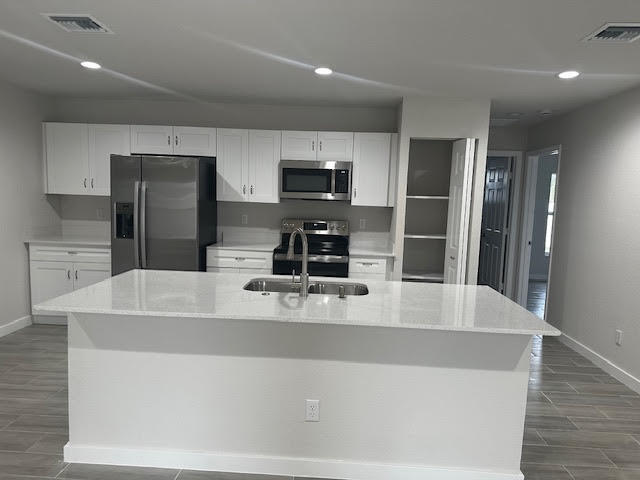 Building Photo - 2118 SW Alloway Ave
