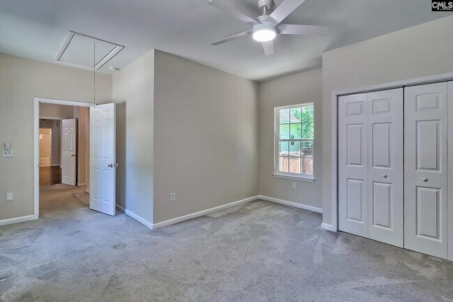 Foto del edificio - 389 Northwood St