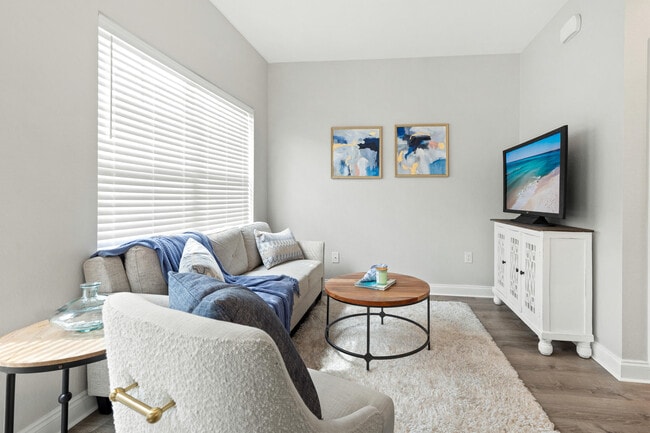 Building Photo - 24 Talon Ct