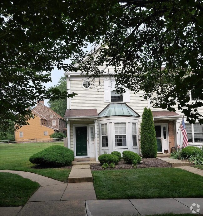 Building Photo - 170 Leedom Way