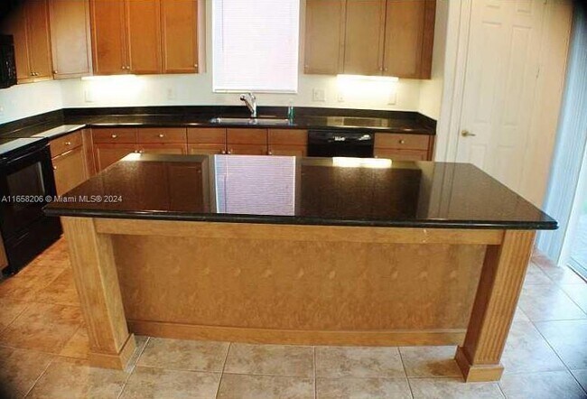 Foto del edificio - 8272 NW 125th Ln