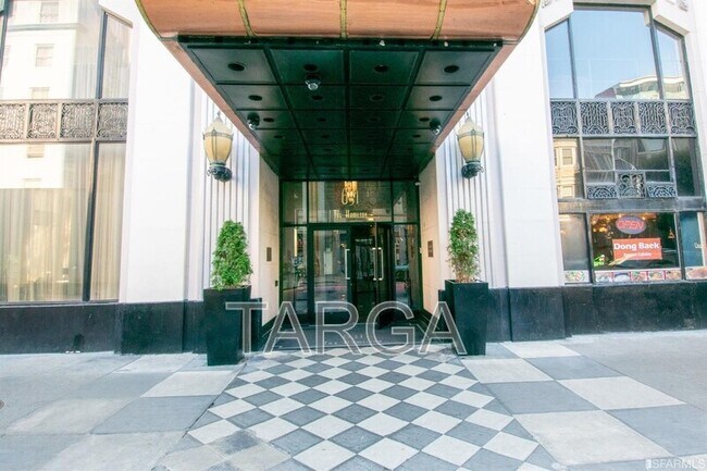Foto del edificio - 631 O'Farrell St