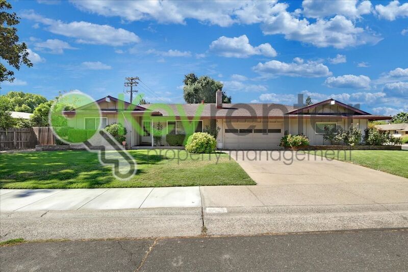 Primary Photo - 6500 Lake Park Dr