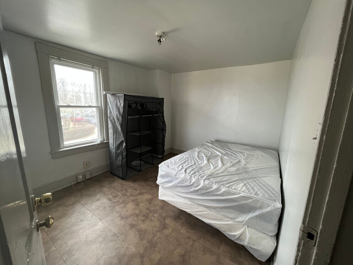 645 E Orange St, Lancaster, PA 17602 Townhouse for Rent in Lancaster, PA