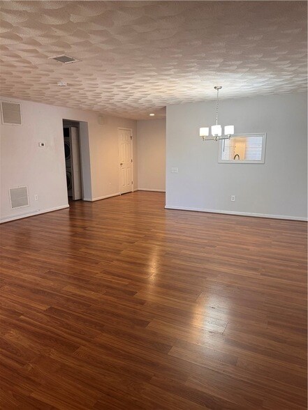 Foto del edificio - 92 Trellis Dr