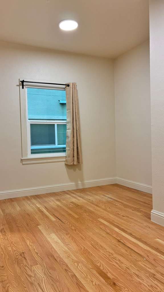 Building Photo - 1650 Oxford St