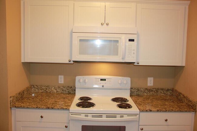 Foto del edificio - 46464 Heatherwood Dr.  #1