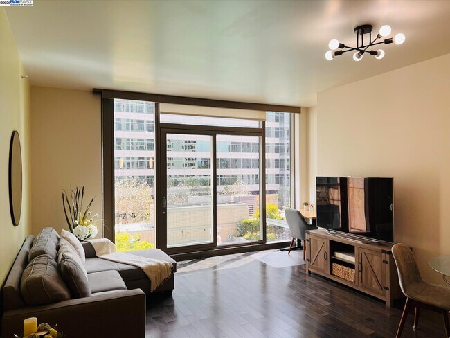 Foto del edificio - 38 N Almaden Blvd