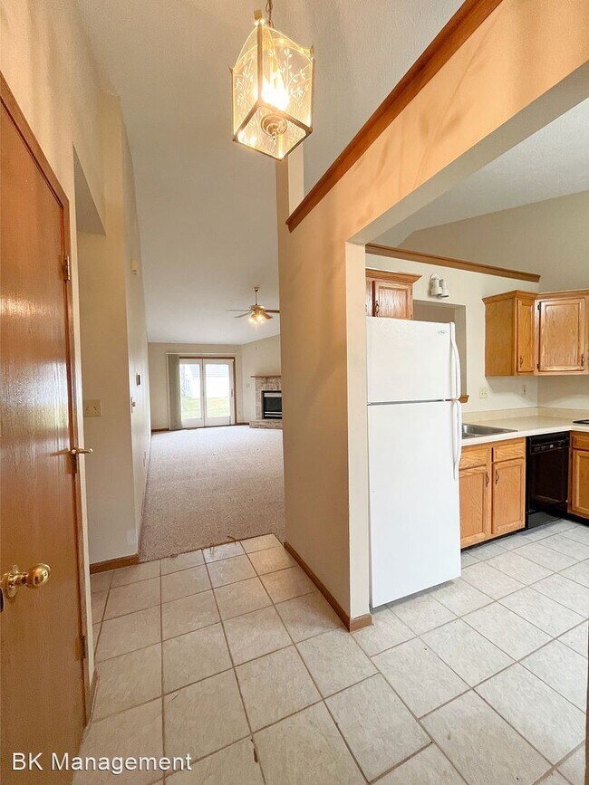 Building Photo - 2 br, 2 bath House - 3522 Thornhill Circle E