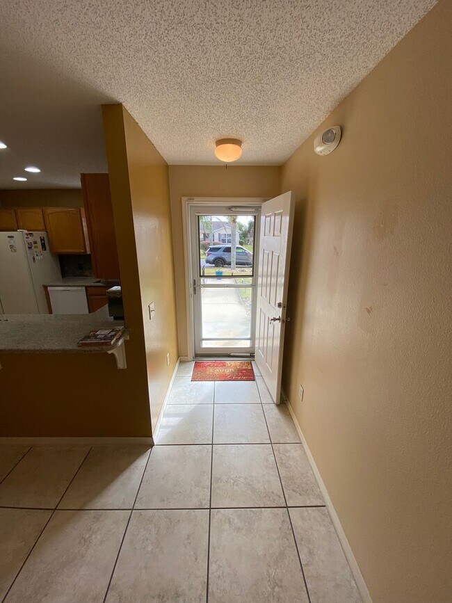 Foto del edificio - SEASONAL RENTAL or ANNUAL LEASE in The Village of Duval 2 Beds, 2 Bath + den home, Pets OK.