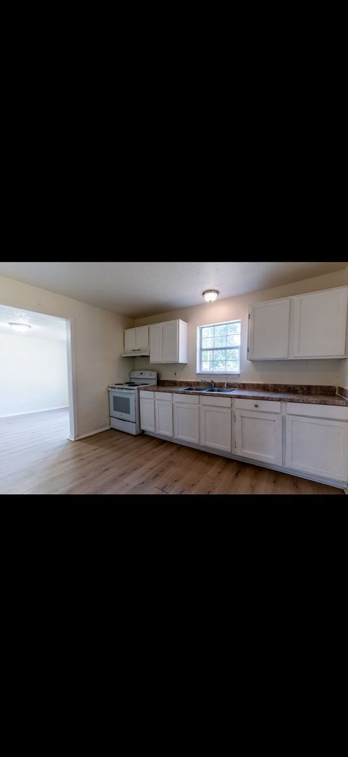 Foto del edificio - SPACIOUS 4 BED / 2 BATH HOME IN NORTHWEST OKC! (Section 8 Vouchers Accepted!)