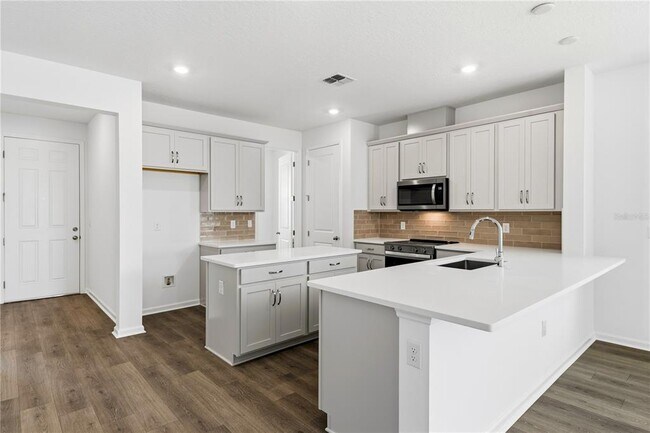 Foto del edificio - 17049 Haggerty Hollow Dr