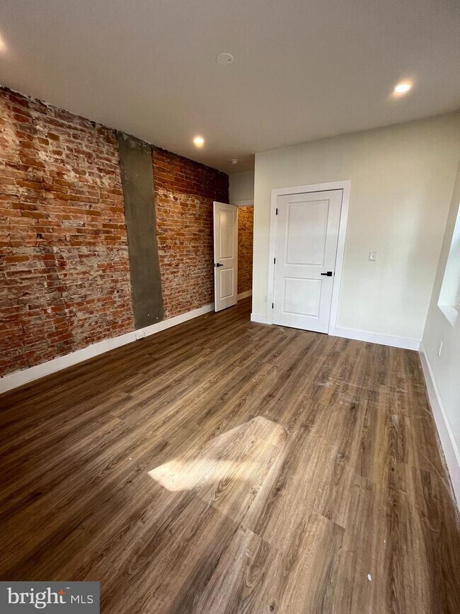 Foto del edificio - 6025 Delancey St