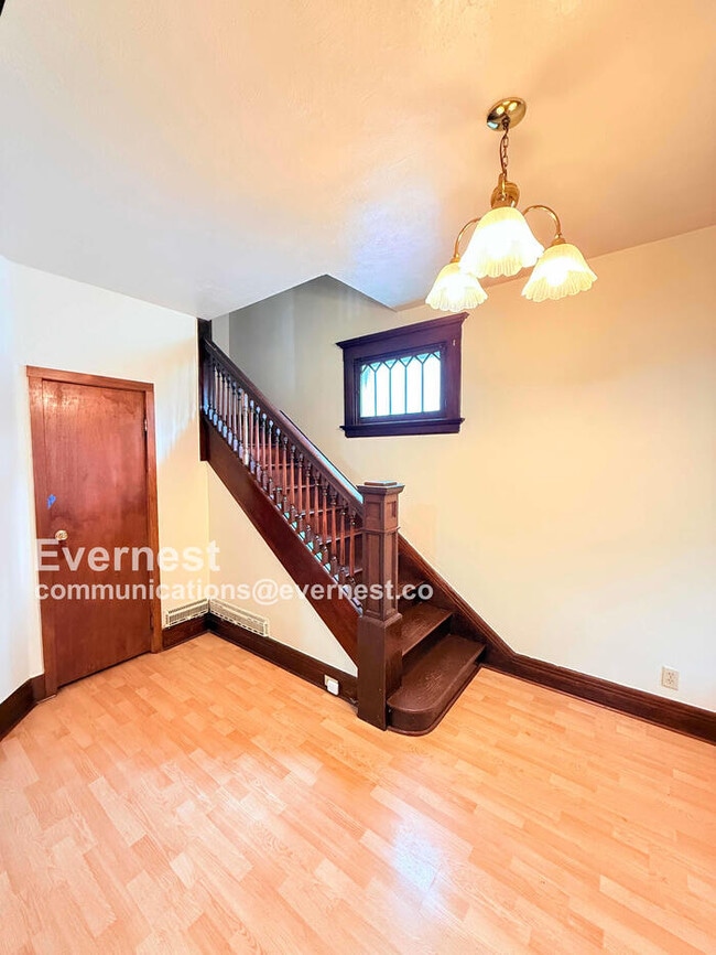 Building Photo - 1031 N Michigan St