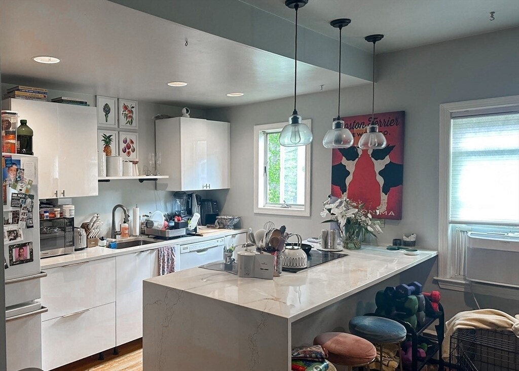 Foto principal - 122 W 9th St