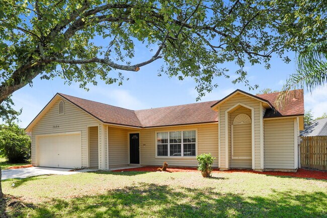 Foto del edificio - 7604 Chelmsford Dr