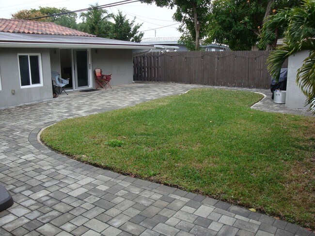 Foto del edificio - 31 NE 48th Ct